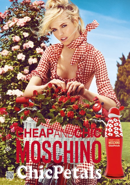 MOSCHINO chic petals 花舞女性淡香水